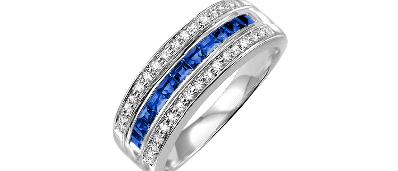 The blue sapphire radiates beauty thanks to the diamonds and white gold it’s paired with. 